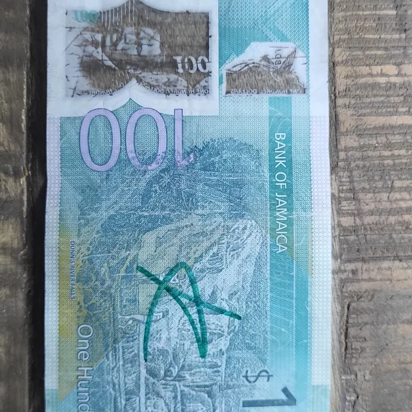 Assorted World Currency Notes - Picture 12 of 16